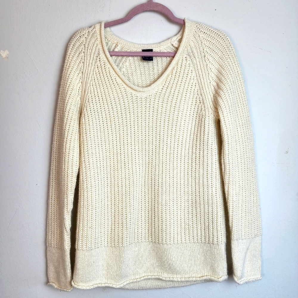 Gap Round Neck Cream Ribbed Knit Women's Sweater Size M